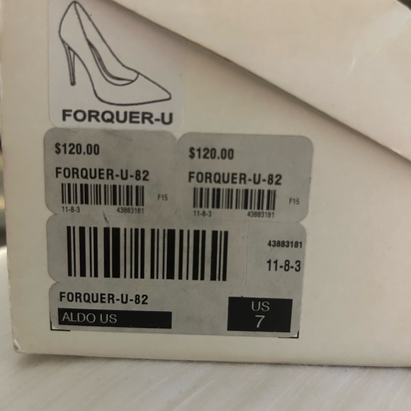 Gold Aldo Pumps size 7, worn only once - Picture 5 of 5